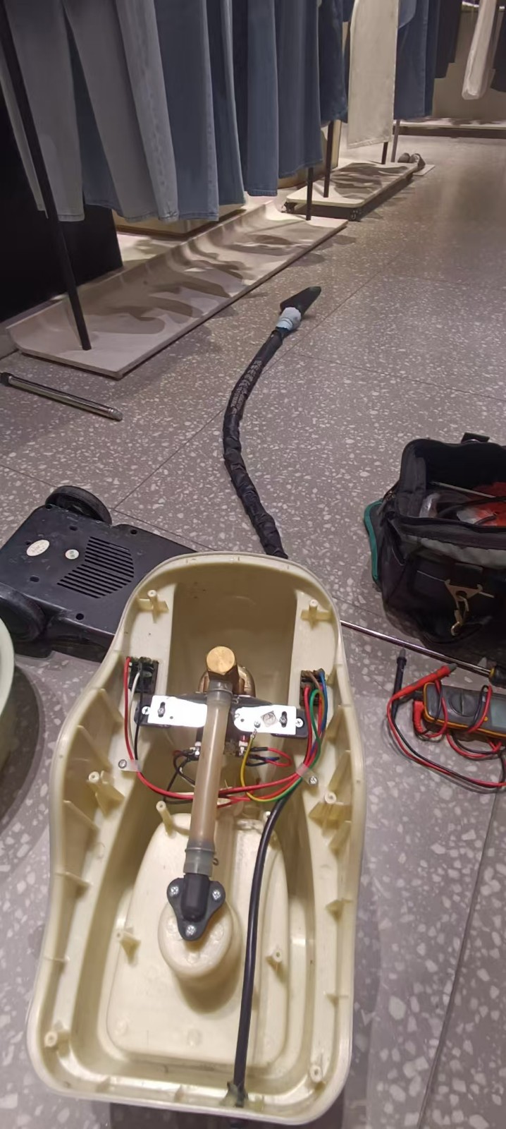 挂烫机维修.jpg 挂烫机维修.jpg